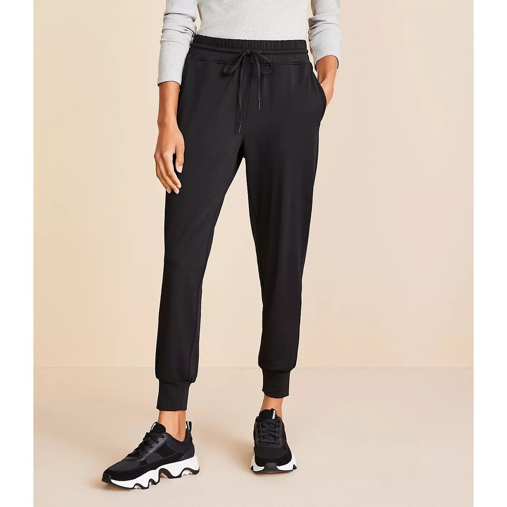 Lou & Grey Luvstretch Joggers Black NWT Medium Fall 23 Soft Stretch Lounge Pants